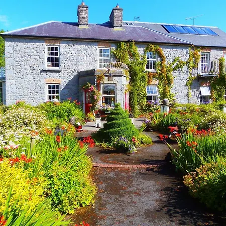 Caheroyn House Bed and Breakfast 4*